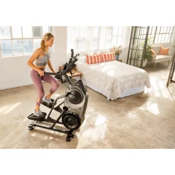 Bowflex Max Trainer M8i (Ausstellungsstück)