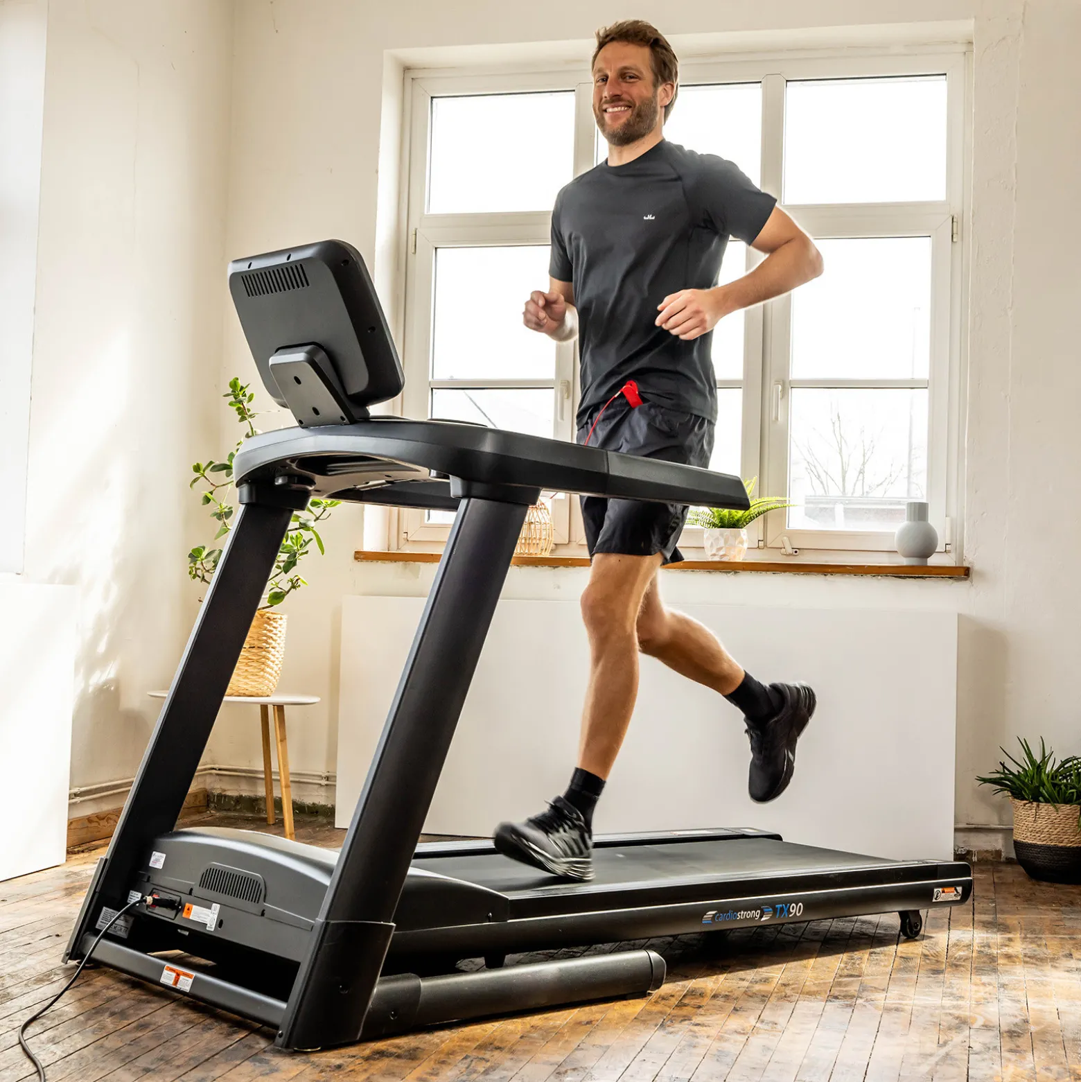 cardiostrong Laufband TX90 Smart