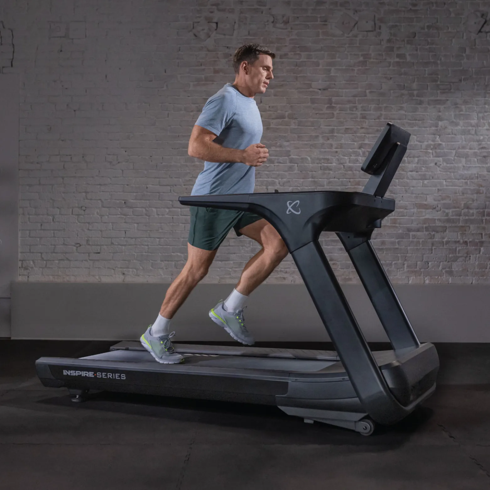 Inspire Laufband T7